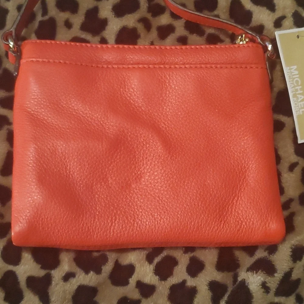 MK LG CROSSBODY PURSE - Picture 4 of 9